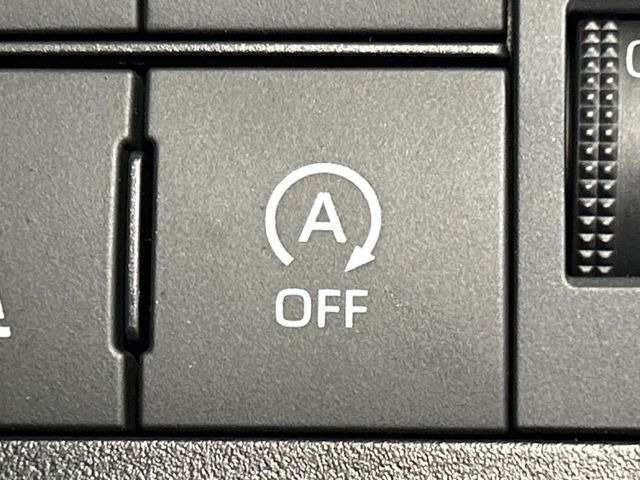 �y�A�C�h�����O�X�g�b�v�z�ԐM����a�؂Œ�Ԃ����ۂɃG���W�����~���A���ʂȔR���̏����}���܂��B�R��������ی�ɂȂ���@�\��G���W���̓u���[�L�𗣂��΍Ďn�����܂��B