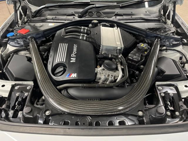 �����X�ł́A�e���[�J�[�̐�p�f�f�e�X�^�[�𓱓��B���Ǝ��i�����e�N�j�J���X�^�b�t���풓���Ă���܂��̂ŁA������̍ۂɂ����S���Ă����p���������܂��B