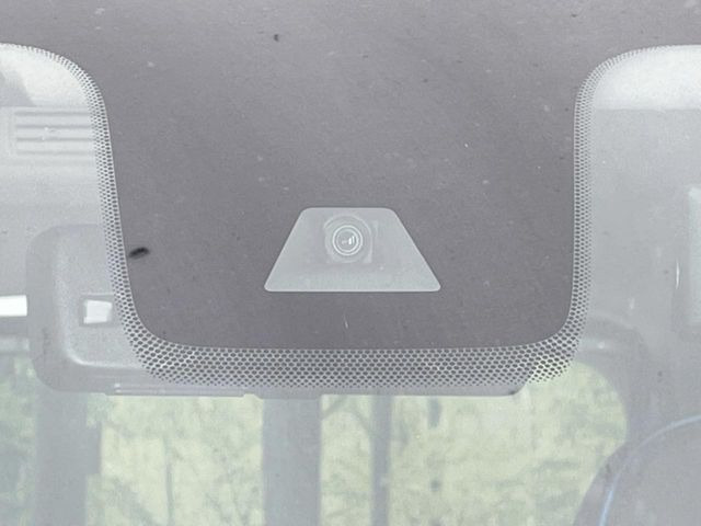 �y�O�He-Assist�z���s���ɑO���̎ԗ�����F�����A�Փ˂������Ȏ��͌x��ƃu���[�L�ŏՓˉ���Ɣ�Q�y�����A�V�X�g�B�����S�Ƀh���C�u�����y���݂��������܂��B