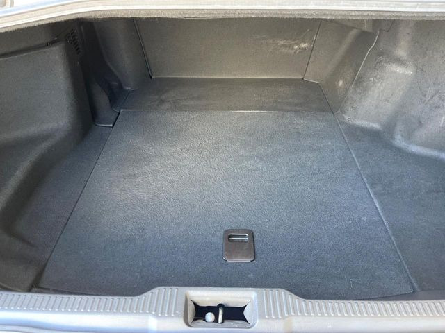 ���i�̂���������ʋ΁A���}���ɏ\���ȉ׎��X�y�[�X���m�ۂ��Ă���܂��B