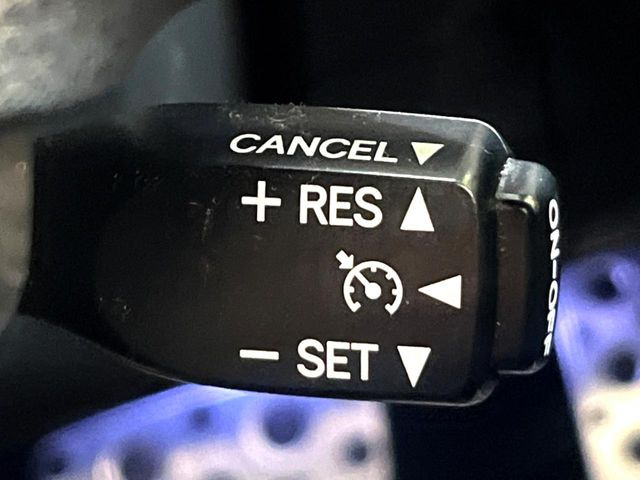 �y�N���[�Y�R���g���[���z�������H�����N���N���s�B�A�N�Z���𗣂��Ă���葬�x�ő��s���ł��A�������^�]���̕��S���y��!�����E�������ȒP�ȃX�C�b�`����Œ����ł��܂��B