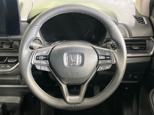 �y�����v�����X�e�A�����O�z�㎿�Ȋv���g�p���邱�ƂŁA��ɂ����������݂ƂĂ��^�]���₷���n���h���ł���