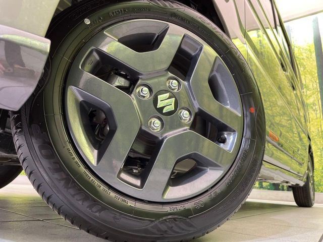 �y����14�C���`�A���~�z�C�[���z�O�ςɃ}�b�`���������A���~�z�C�[���𑕒����Ă���܂��B�e��ЊO�A���~�z�C�[����A�X�^�b�h���X�^�C�����戵�����Ă���܂��B���񂲑��k����������