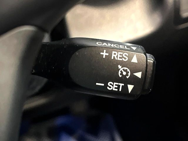 �y�N���[�Y�R���g���[���z�������H�����N���N���s�B�A�N�Z���𗣂��Ă���葬�x�ő��s���ł��A�������^�]���̕��S���y��!�����E�������ȒP�ȃX�C�b�`����Œ����ł��܂��B