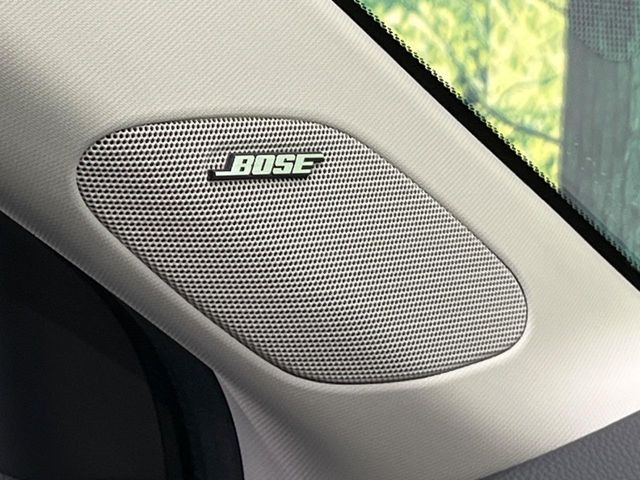 �yBOSE�T�E���h�V�X�e���z���[�J�[�I�v�V�����̍��i�ʃT�E���h�V�X�e���𓋍ځB��p�̃`���[�j���O���{���ꂽ�召�l�X�ȃX�s�[�J�[����ǎ��ȃT�E���h���t�ł��A�Տꊴ���ӂ�鉹����Ԃ����o���܂��B