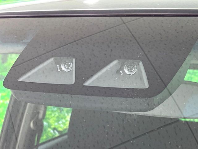 �y�X�}�[�g�A�V�X�g�z���s���ɑO���̎ԗ�����F�����A�Փ˂������Ȏ��͌x��ƃu���[�L�ŏՓˉ���Ɣ�Q�y�����A�V�X�g�B�����S�Ƀh���C�u�����y���݂��������܂��B