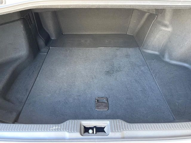 ���i�̂���������ʋ΁A���}���ɏ\���ȉ׎��X�y�[�X���m�ۂ��Ă���܂��B