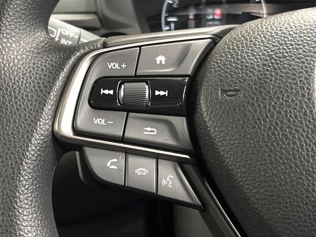 �y�X�e�A�����O�X�C�b�`�z�^�]���A�O������ڐ������炷���ƂȂ��A�I�[�f�B�I���̑��삪�\�ȕ֗��@�\!���S&���K�ȃh���C�u�����o���Ă���܂���