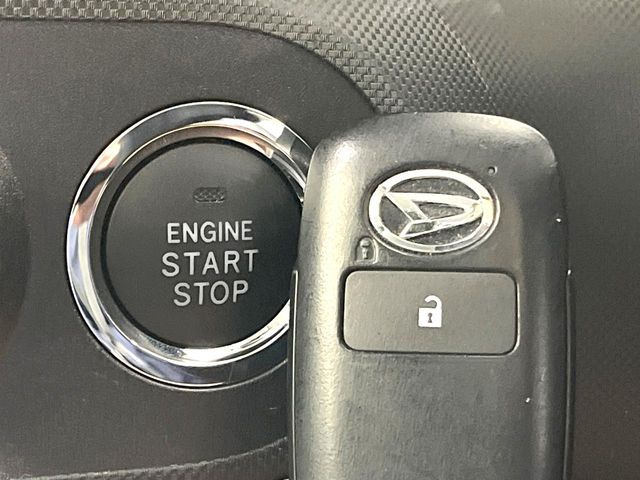 �y�L�[�t���[�V�X�e���z�J�o����|�P�b�g�ɓ��ꂽ�܂܂ł��h�A�̎{���E�������\�ȃX�}�[�g�L�[�𑕔��B�G���W���̃I���E�I�t�����J�M�����o���K�v����������Ƃ��Ă��֗��ł���