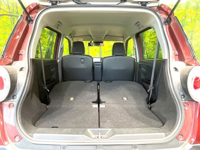 ���i�̂���������ʋ΁A���}���ɏ\���ȉ׎��X�y�[�X���m�ۂ��Ă���܂��B�Z�J���h�V�[�g��|���ƁA�傫�ȉו��̐ύڂ��\�ł���