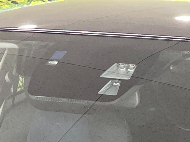 �y�X�}�[�g�u���[�L�T�|�[�g�z���s���ɑO���̎ԗ�����F�����A�Փ˂������Ȏ��͌x��ƃu���[�L�ŏՓˉ���Ɣ�Q�y�����A�V�X�g�B�����S�Ƀh���C�u�����y���݂��������܂��B