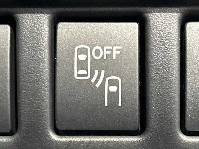 �y�����r�[�N���f�B�e�B�N�V�����z���s���A�h�A�~���[�̎��p�ɂȂ�₷���ӏ��Ɍ㑱�Ԃ��ڋ߂���ƃT�C�h�~���[�t�߂Ɍx����\���A�h���C�o�[�ɒ��ӊ��N�ƁA����̍ۂ̓n���h��������A�V�X�g�����܂��B