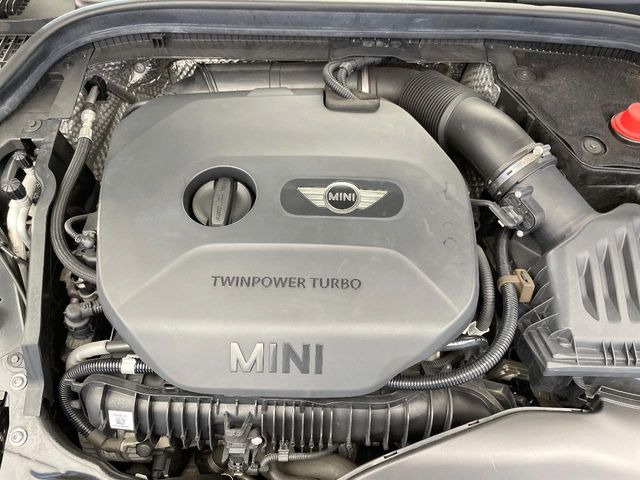 �����X�ł́A�e���[�J�[�̐�p�f�f�e�X�^�[�𓱓��B���Ǝ��i�����e�N�j�J���X�^�b�t���풓���Ă���܂��̂ŁA������̍ۂɂ����S���Ă����p���������܂��B