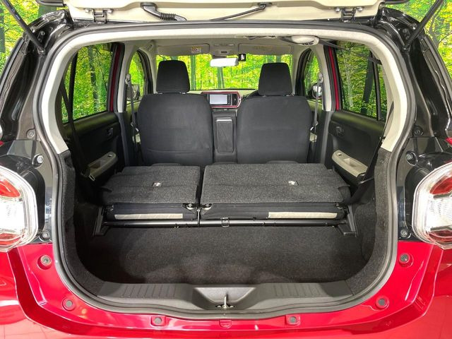 ���i�̂���������ʋ΁A���}���ɏ\���ȉ׎��X�y�[�X���m�ۂ��Ă���܂��B�Z�J���h�V�[�g��|���ƁA�傫�ȉו��̐ύڂ��\�ł���