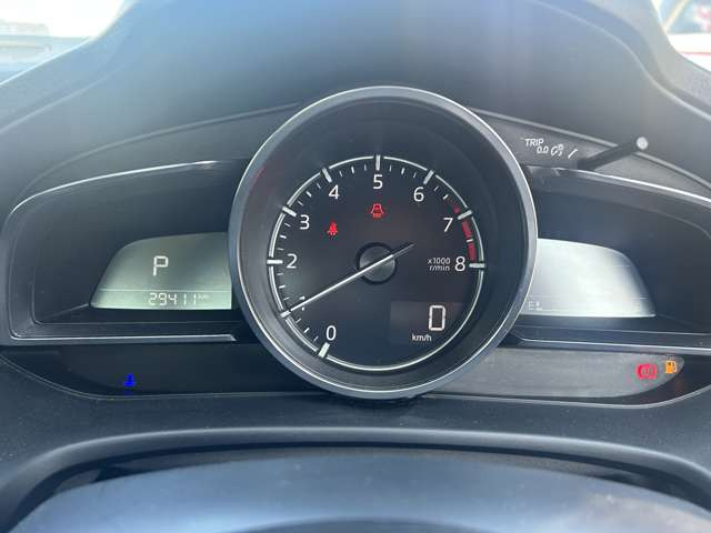 ���W����ɂ͍��i���̒��ÎԂ�V�Ԃ��������ł����W���䐔100��̑�^�W����֐��񂲗��X����������