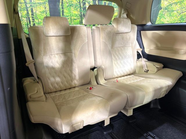 3列目シートはもちろん状態良好☆大人でもゆったりと座って頂けますので、大人数でのお出かけもラクラクです♪ご家族で、気の知れた仲間で、ドライブに行くのが楽しみですね♪