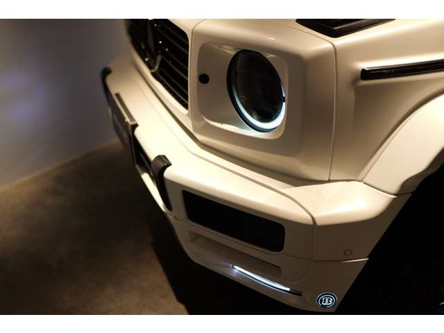 �w�b�h���C�g�X���[�N�t�B����