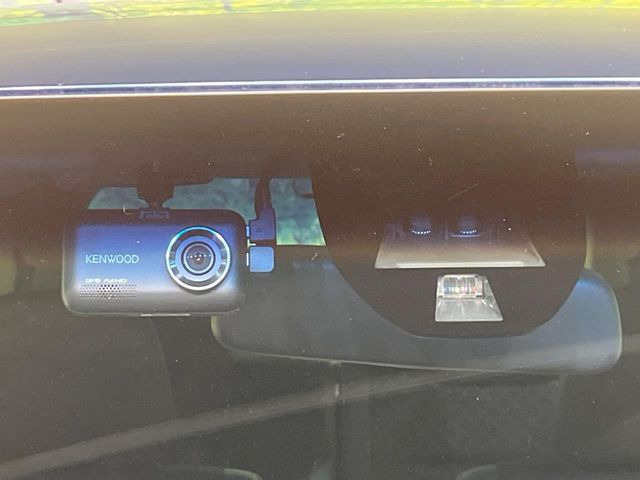 �y�V�e�B�u���[�L�A�N�e�B�u�V�X�e���z�ᑬ���s���ɑO���̎ԗ�����F�����A�Փ˂������Ȏ��͌x��ƃu���[�L�ŏՓˉ���Ɣ�Q�y�����A�V�X�g�B�����S�Ƀh���C�u�����y���݂��������܂��B