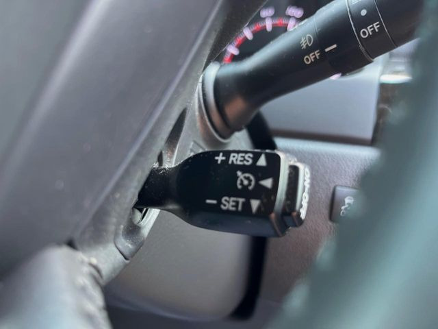 �y�N���[�Y�R���g���[���z�������H�����N���N���s�B�A�N�Z���𗣂��Ă���葬�x�ő��s���ł��A�������^�]���̕��S���y��!�����E�������ȒP�ȃX�C�b�`����Œ����ł��܂��B