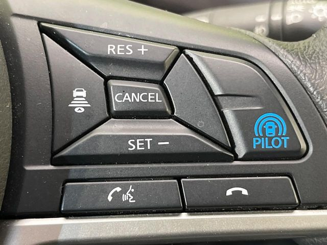 【プロパイロット】高速道路での長距離走行が楽に!!渋滞時と巡回走行のシーンで、アクセル・ブレーキ・ステアリングを自動で制御し、長距離運転の負担を軽減してくれます♪