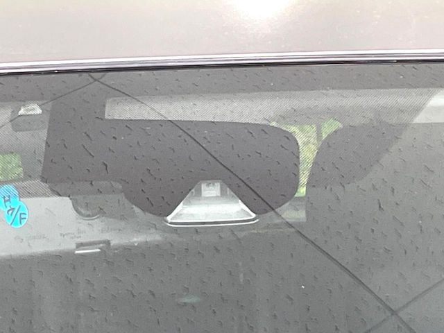 �y�G�}�[�W�F���V�[�u���[�L�z���s���ɑO���̎ԗ�����F�����A�Փ˂������Ȏ��͌x��ƃu���[�L�ŏՓˉ���Ɣ�Q�y�����A�V�X�g�B�����S�Ƀh���C�u�����y���݂��������܂��B