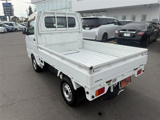 �݌ɎԂ́A�F�X�ȎԎ킪�������p�ӂ������Ă���܂��B