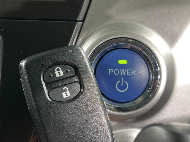 �y�X�}�[�g�L�[�z�J�o����|�P�b�g�ɓ��ꂽ�܂܂ł��h�A�̎{���E�������\�ȃX�}�[�g�L�[�𑕔��B�G���W���̃I���E�I�t�����J�M�����o���K�v����������Ƃ��Ă��֗��ł���