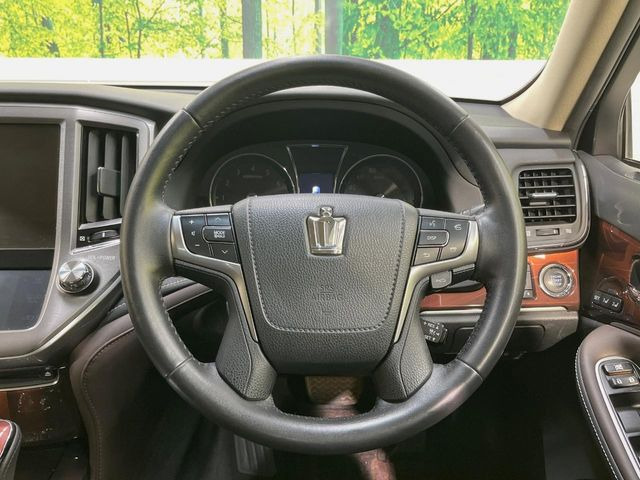 �y�����v�����X�e�A�����O�z�㎿�Ȋv���g�p���邱�ƂŁA��ɂ����������݂ƂĂ��^�]���₷���n���h���ł���