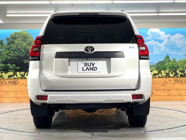 安心の最長10年・走行無制限保証(有償)をご用意。保証内容も充実はもちろん、無料点検&オイル交換や、年中無休の全国・24時間ロードサービスも付帯されておりますのでご安心下さい。