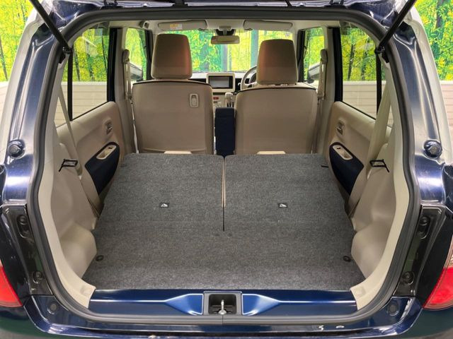 ���i�̂���������ʋ΁A���}���ɏ\���ȉ׎��X�y�[�X���m�ۂ��Ă���܂��B�Z�J���h�V�[�g��|���ƁA�傫�ȉו��̐ύڂ��\�ł���