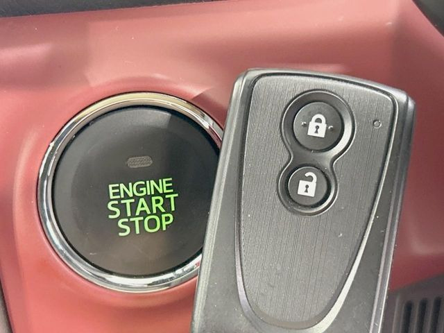 �y�L�[�t���[�V�X�e���z�J�o����|�P�b�g�ɓ��ꂽ�܂܂ł��h�A�̎{���E�������\�ȃX�}�[�g�L�[�𑕔��B�G���W���̃I���E�I�t�����J�M�����o���K�v����������Ƃ��Ă��֗��ł���