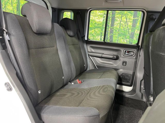 ���i���ȃI���W�i���t���A�}�b�g���I�v�V�����ɂĂ��p�ӂ��Ă���܂��B���D���ȃf�U�C����J���[�����Ԃɍ��킹�đI��ł����������Ƃ��ł��܂���