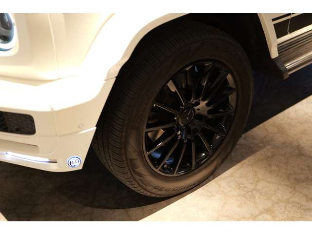 ����20in�z�C�[��(�u���b�N���y�C���g)