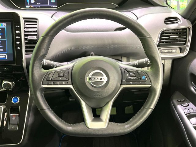 �y�����v�����X�e�A�����O�z�㎿�Ȋv���g�p���邱�ƂŁA��ɂ����������݂ƂĂ��^�]���₷���n���h���ł���