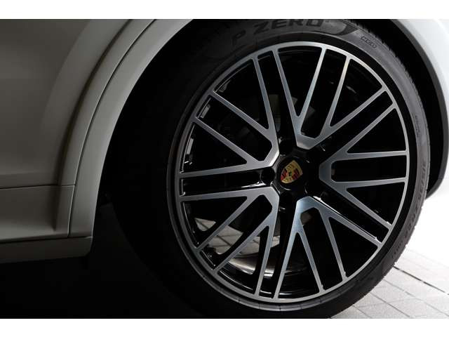 22in�^�[�{�f�U�C���z�C�[��(589,000)