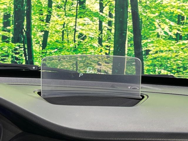 �y�w�b�h�A�b�v�f�B�X�v���C�z���݂̑��x�⑖�s�����f�W�^���\���ŉ^�]�ȑO���̃K���X�ɓ��e!�^�]���A�ڐ������炳���K�v�ȏ����m�F�ł���̂łƂ��Ă��֗��ň��S!