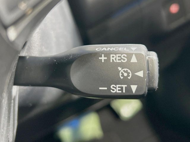 �y�N���[�Y�R���g���[���z�������H�����N���N���s�B�A�N�Z���𗣂��Ă���葬�x�ő��s���ł��A�������^�]���̕��S���y��!�����E�������ȒP�ȃX�C�b�`����Œ����ł��܂��B