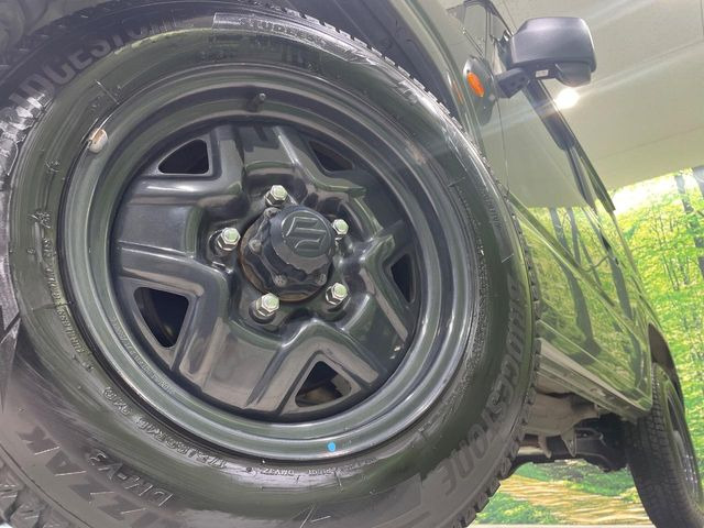 �y����16�C���`�A���~�z�C�[���z�O�ςɃ}�b�`���������A���~�z�C�[���𑕒����Ă���܂��B�e��ЊO�A���~�z�C�[����A�X�^�b�h���X�^�C�����戵�����Ă���܂��B���񂲑��k����������