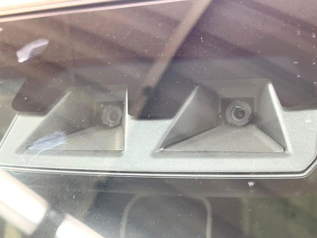 �y�X�}�[�g�A�V�X�g�z���s���ɑO���̎ԗ�����F�����A�Փ˂������Ȏ��͌x��ƃu���[�L�ŏՓˉ���Ɣ�Q�y�����A�V�X�g�B�����S�Ƀh���C�u�����y���݂��������܂��B