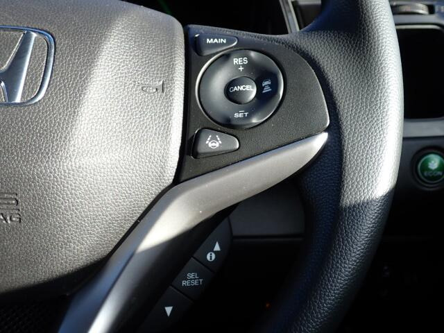 �y�N���[�Y�R���g���[���z�������H�ł̒��������s���y�Ɂ�A�N�Z���y�_���𓥂܂��Ɏԑ������ɕۂ��Ƃ��\�ł��B�O���̎ԗ������m���ĎԊԂ�ۂ悤�ɑ��x���߂��Ă���܂�!!