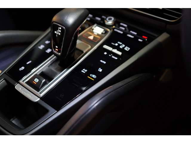 �V�[�g�q�[�^�[(�t�����g�y�у��A)