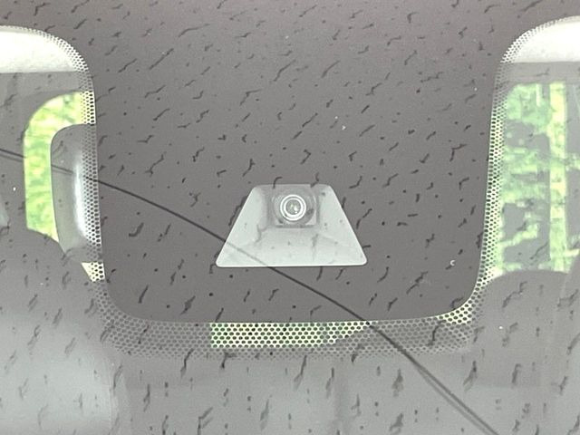 �y�C���e���W�F���g�G�}�[�W�F���V�[�u���[�L�z�t�����g�J�����őO���̎ԗ�����s�҂����m�B�Փ˂������Ȏ��͏Փ˔�Q�y���u���[�L���쓮�A�Փˉ�����T�|�[�g�B�����S�Ƀh���C�u�����y���݂��������܂��B