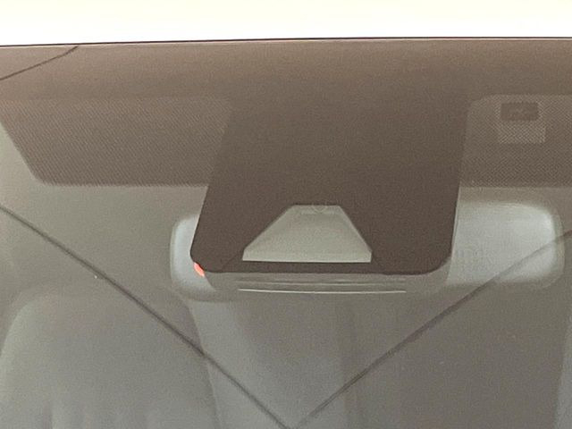 �y�g���^�Z�[�t�e�B�Z���X�z���s���ɑO���̎ԗ�����F�����A�Փ˂������Ȏ��͌x��ƃu���[�L�ŏՓˉ���Ɣ�Q�y�����A�V�X�g�B�����S�Ƀh���C�u�����y���݂��������܂��B