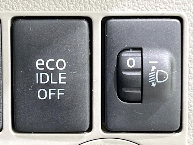 �y�A�C�h�����O�X�g�b�v�z�ԐM����a�؂Œ�Ԃ����ۂɃG���W�����~���A���ʂȔR���̏����}���܂��B�R��������ی�ɂȂ���@�\��G���W���̓u���[�L�𗣂��΍Ďn�����܂��B