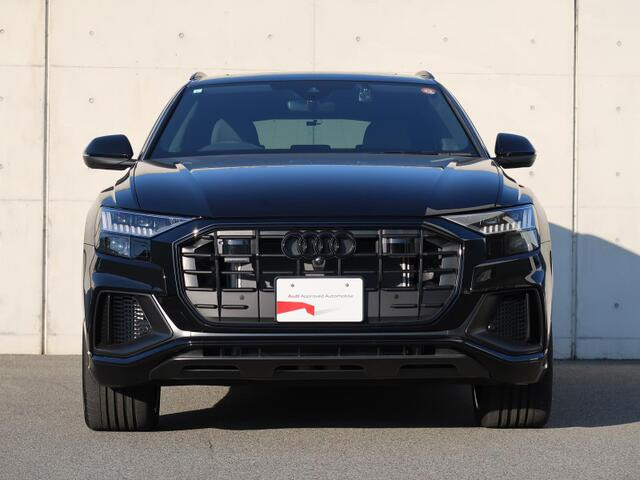 Q855 TFSI クワトロ Sライン 4WD