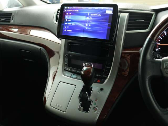 【9インチナビゲーションシステム装備】CDやDVD再生、高速録音機能など多彩な機能を取り揃えております!