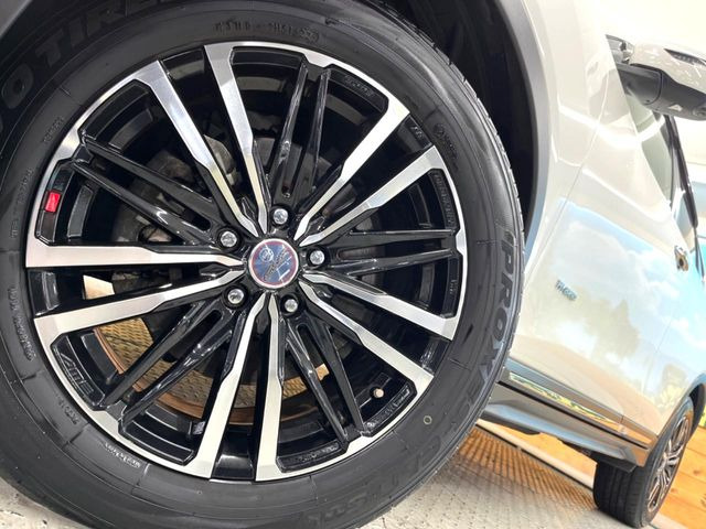 �y18�C���`�A���~�z�C�[���z�O�ςɃ}�b�`�����A���~�z�C�[���𑕒����Ă���܂��B�e��A���~�z�C�[����A�X�^�b�h���X�^�C�����戵�����Ă���܂��B���񂲑��k����������