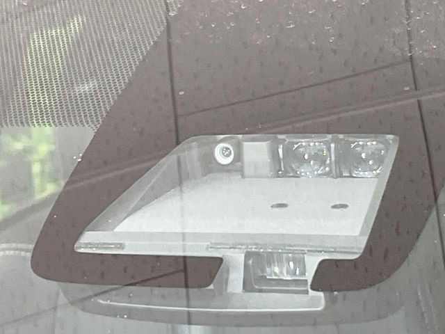 �y�g���^�Z�[�t�e�B�Z���X�z���s���ɑO���̎ԗ�����F�����A�Փ˂������Ȏ��͌x��ƃu���[�L�ŏՓˉ���Ɣ�Q�y�����A�V�X�g�B�����S�Ƀh���C�u�����y���݂��������܂��B