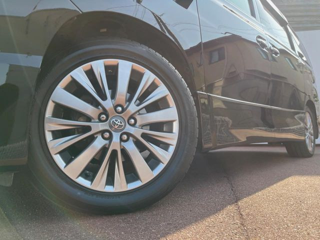 �y����18�C���`�A���~�z�C�[���z�O�ςɃ}�b�`���������A���~�z�C�[���𑕒����Ă���܂��B�e��ЊO�A���~�z�C�[����A�X�^�b�h���X�^�C�����戵�����Ă���܂��B���񂲑��k����������