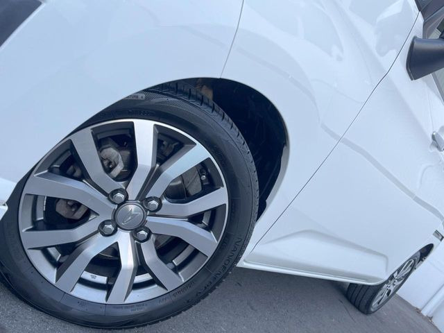 【純正15インチアルミホイール】外観にマッチした純正アルミホイールを装着しております。各種社外アルミホイールや、スタッドレスタイヤも取扱いしております。是非ご相談ください♪